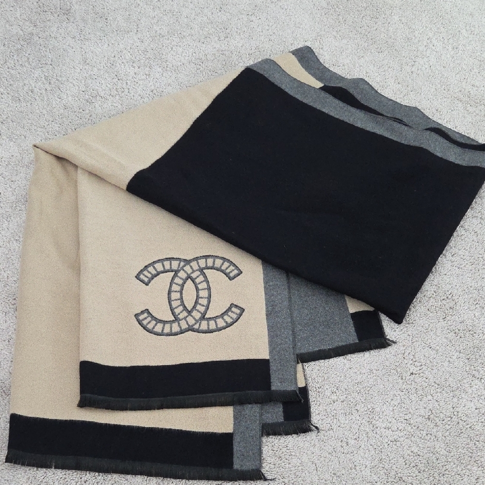 Chanel Authentic Cashmere Colorblock Large Scarf